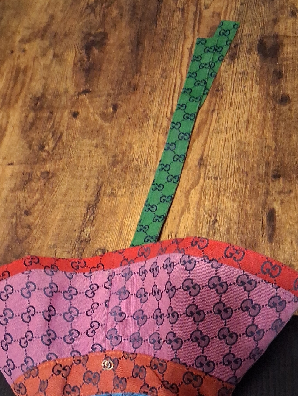 Authentic Gucci Colorful Patterned Bucket Hat - Picture 6 of 6